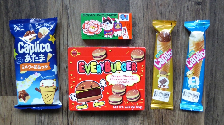 EveryBurger Japanese Candy: Bite-size sandwich cookies styled like  hamburgers.